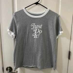 Women’s Large Nike T-shirt